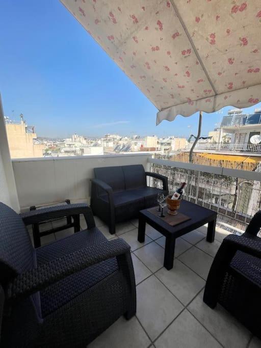 Top Floor Apartment At Petrolona With Big Balcony Athènes Extérieur photo